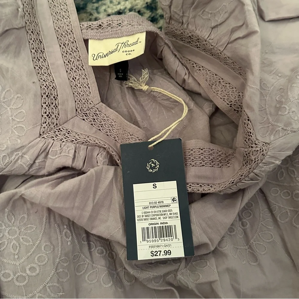 NWT Universal Threads Lavender Cropped Eyelet Top - Picture 3 of 4